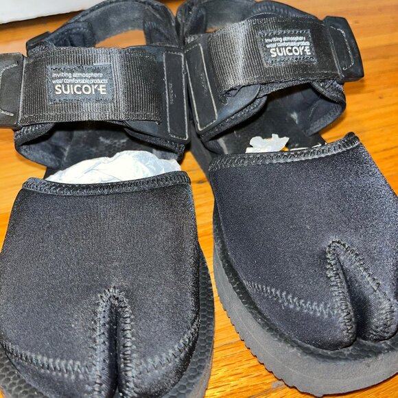 Suicoke Black BITA-V Sandals - Picture 7 of 7